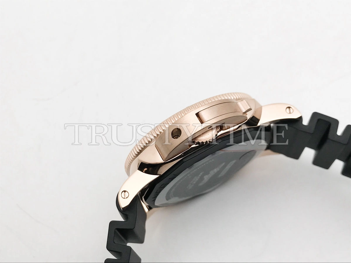 Копия часов Panerai Submersible Goldtech™ 42mm PAM02164 Арт.PN-0882