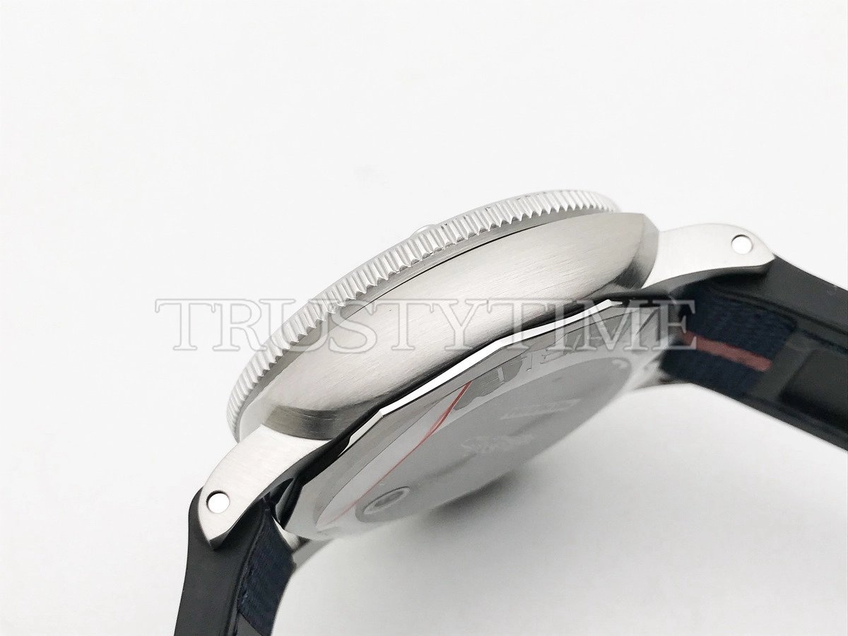 Копия часов Panerai Submersible QuarantaQuattro Luna Rossa 44mm PAM01391 Арт.PN-0892