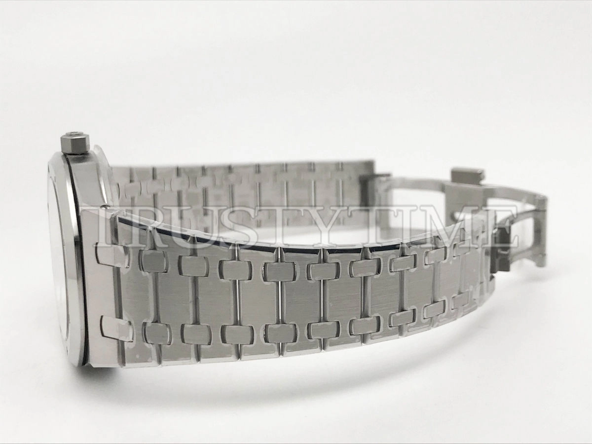 Копия часов Audemars Piguet Royal Oak “Jumbo” Extra-Thin Platinum and Smoked Green Dial 15202PT.OO.1240PT.01 Арт.AP-0425