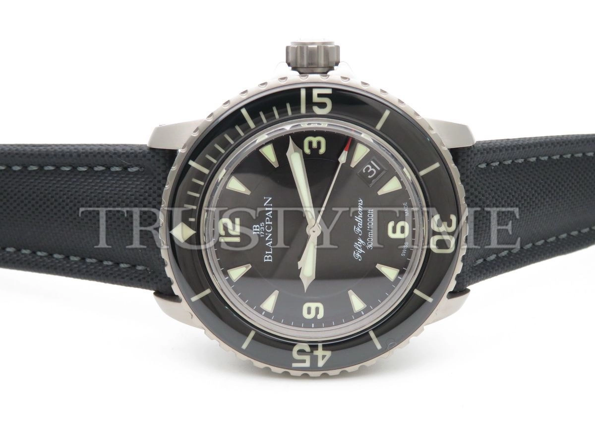 Копия часов Blancpain Fifty Fathoms 5015-1130-52A Арт.BP-0284