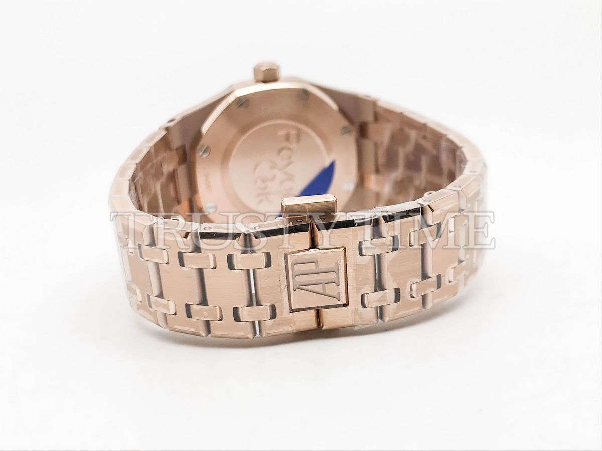 Копия часов Audemars Piguet Royal Oak Ladies 33mm 67651OR.ZZ.1261OR.02 Арт.AP-1080