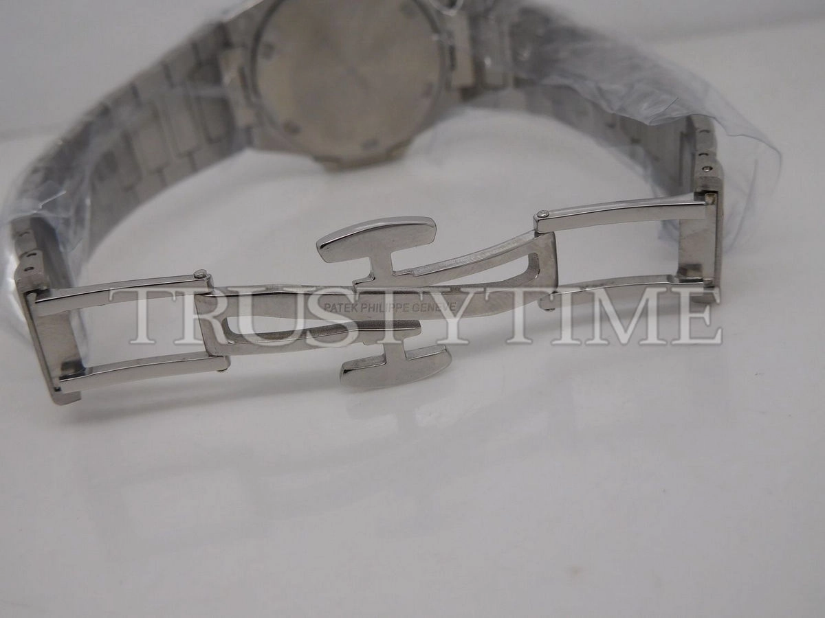 Копия часов Patek Philippe Nautilus Ladies 32mm 7011/1G-010 Арт.PP-0510