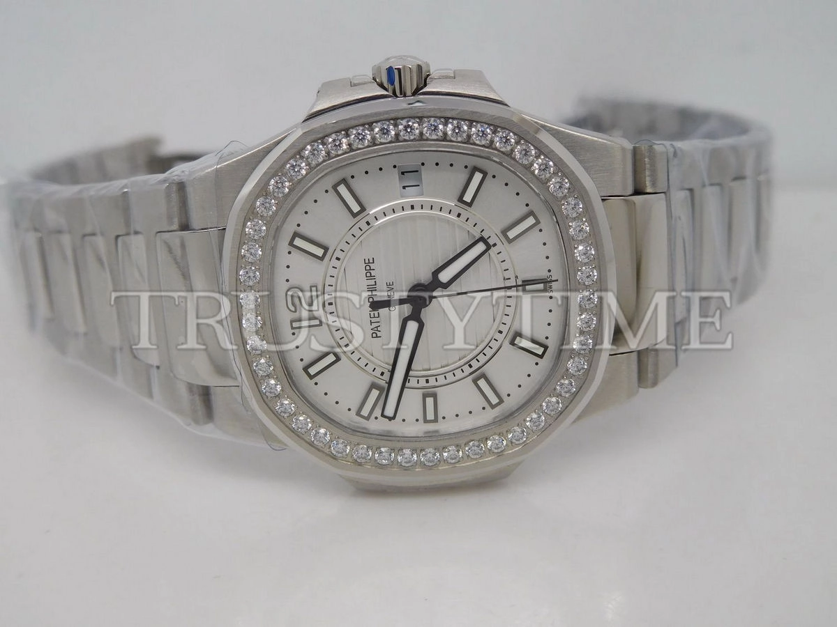 Копия часов Patek Philippe Nautilus Ladies 32mm 7010/1G-001 Арт.PP-0505
