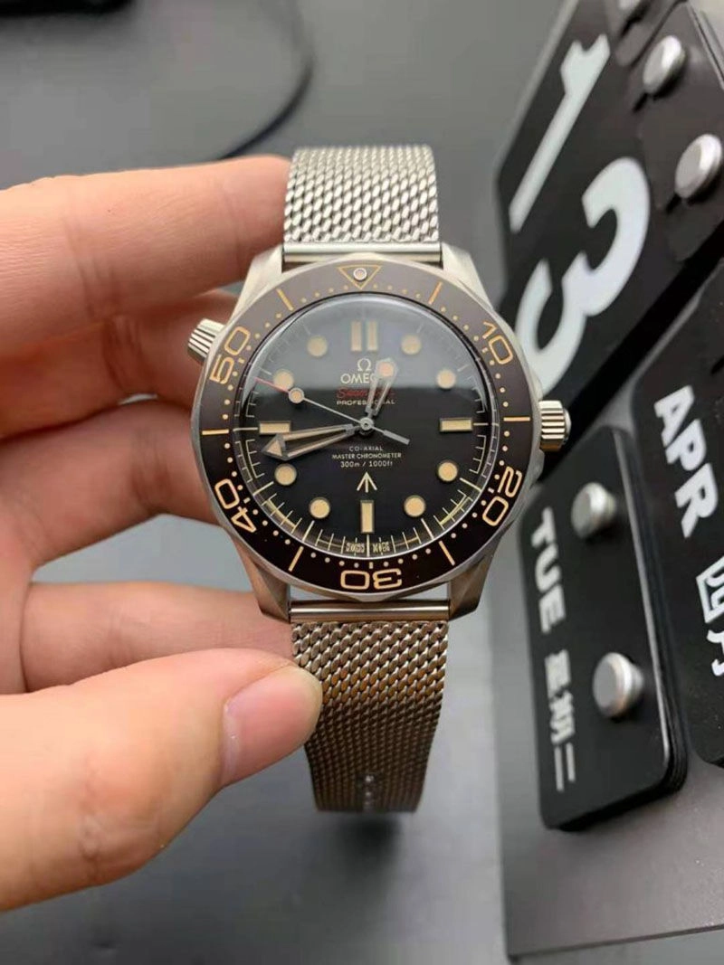 Копия часов Omega Seamaster 007 No Time To Die