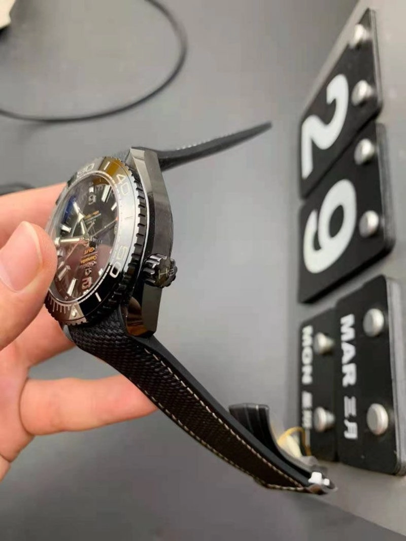 Копия часов Omega Planet Ocean 45,5 мм Deep Black