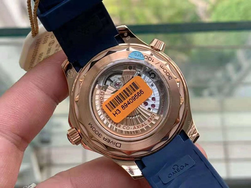 Копия часов Omega Seamaster Diver 300m Rose Gold Blue