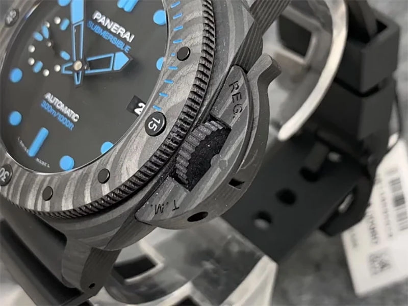 Реплика часов Panerai Submersible Carbotech PAM960