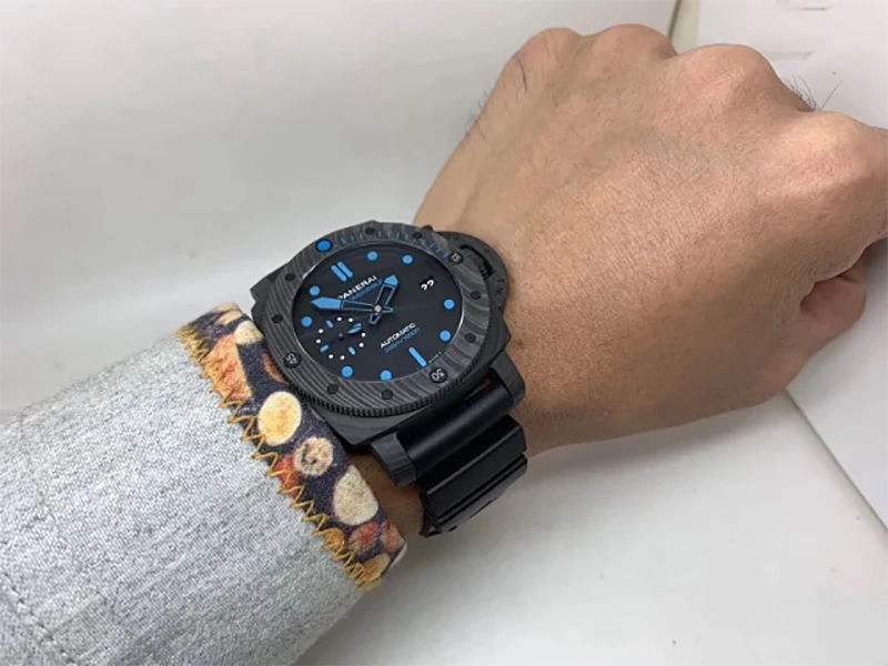Реплика часов Panerai Submersible Carbotech PAM960