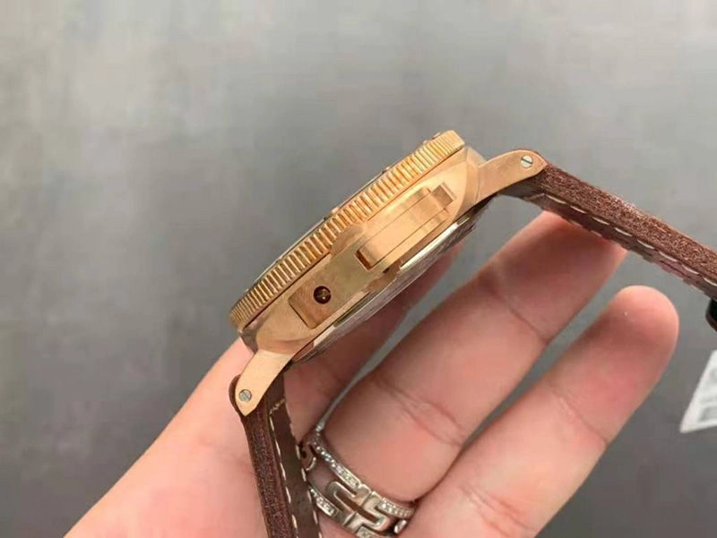 Реплика часов Panerai Submersible Bronzo PAM968