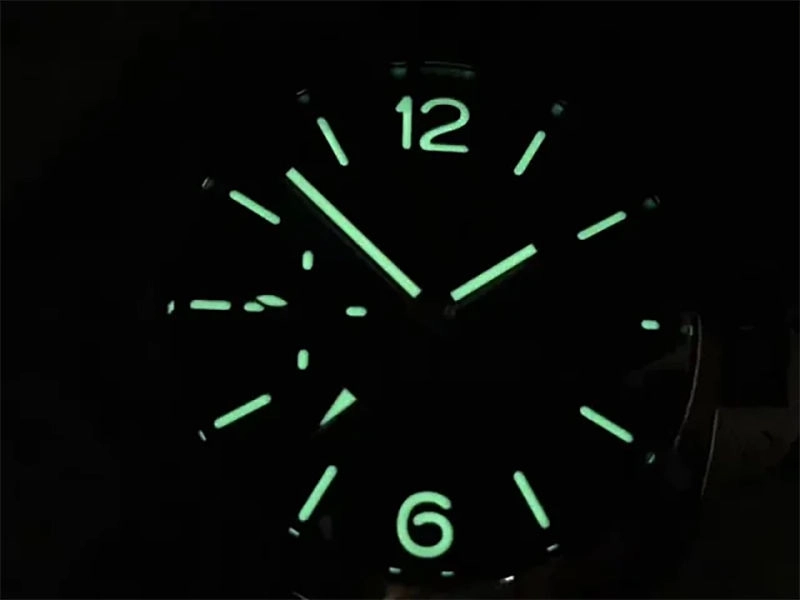 Реплика часов Panerai Luminor GMT PAM688
