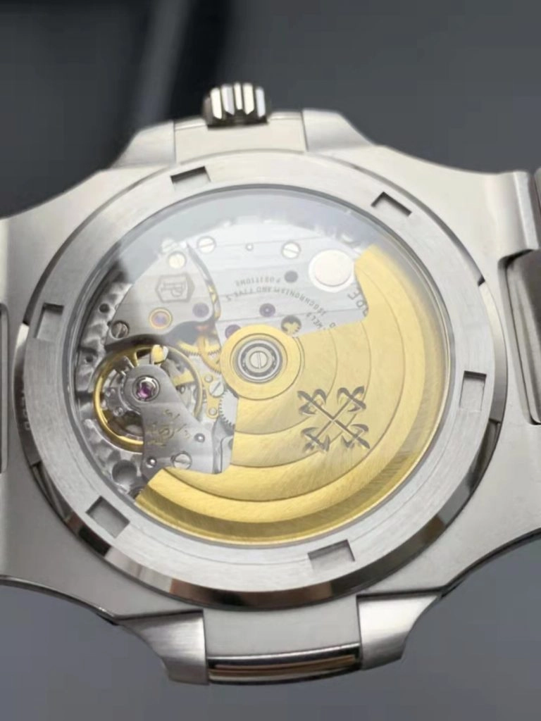 Реплика Patek Philippe Green Nautilus 5711