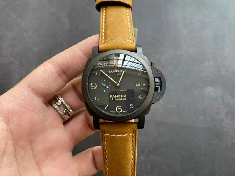 Реплика Panerai Luminor GMT PAM1441 керамика с супер клоном P. 9010